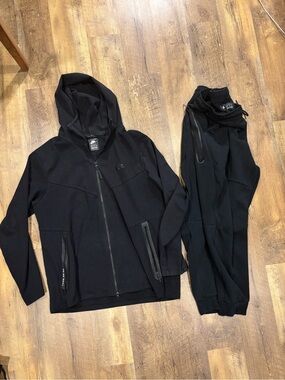Nike Tech Fleece sweatsuit GUC